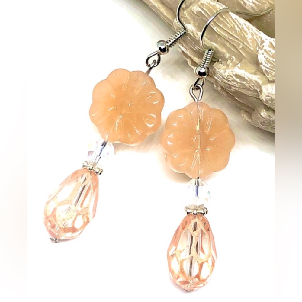 Vintage Peach Milk Glass Flower Honeycomb Clear Glass AB Crystal Earrings NWT
